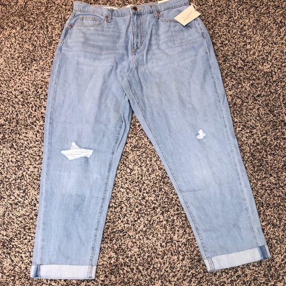 Universal Thread Boyfriend Light Blue Distressed Jeans | NWT - Picture 1 of 11